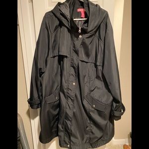Used thigh length mid-weight hooded jacket.
